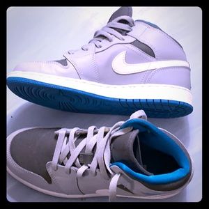 Brand new Nike Air Jordan 1 Mid Retro size 7Y